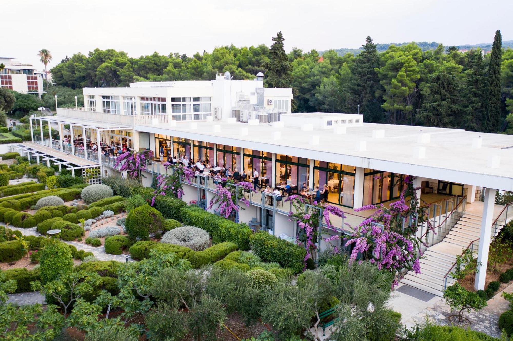 Aminess Vival Casa Velaris Hotel Supetar Eksteriør billede