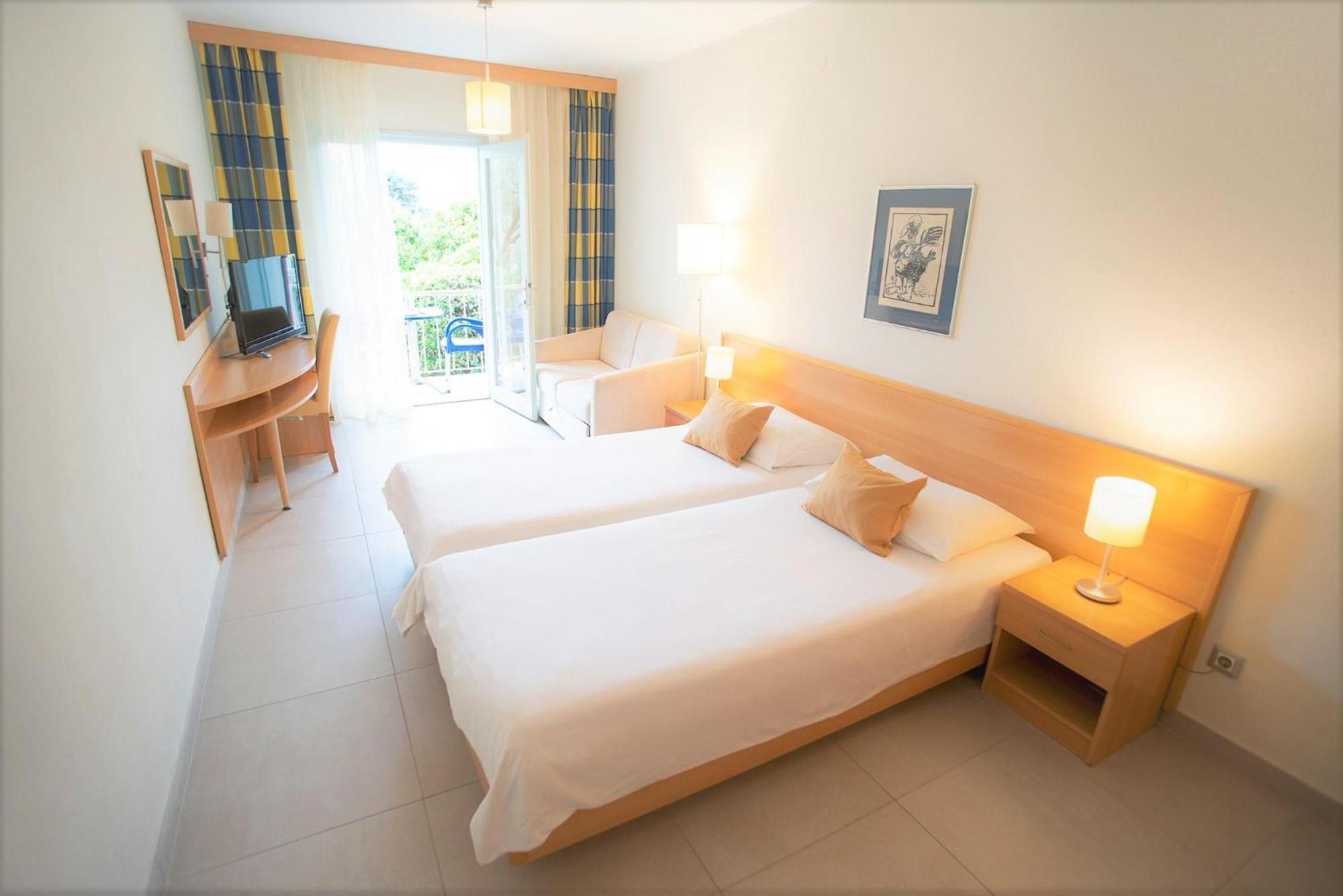 Aminess Vival Casa Velaris Hotel Supetar Eksteriør billede