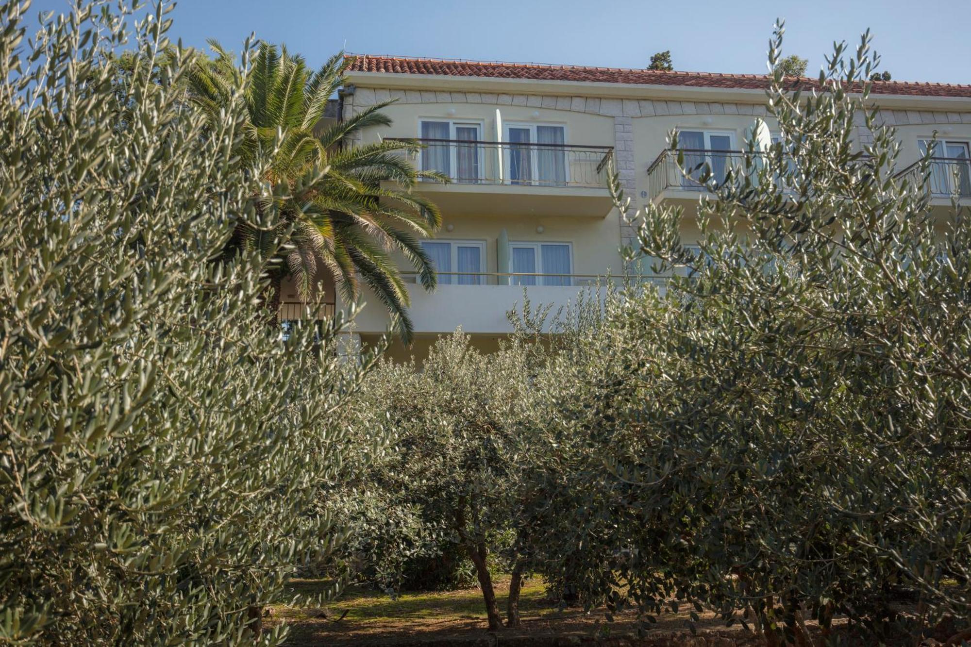 Aminess Vival Casa Velaris Hotel Supetar Eksteriør billede
